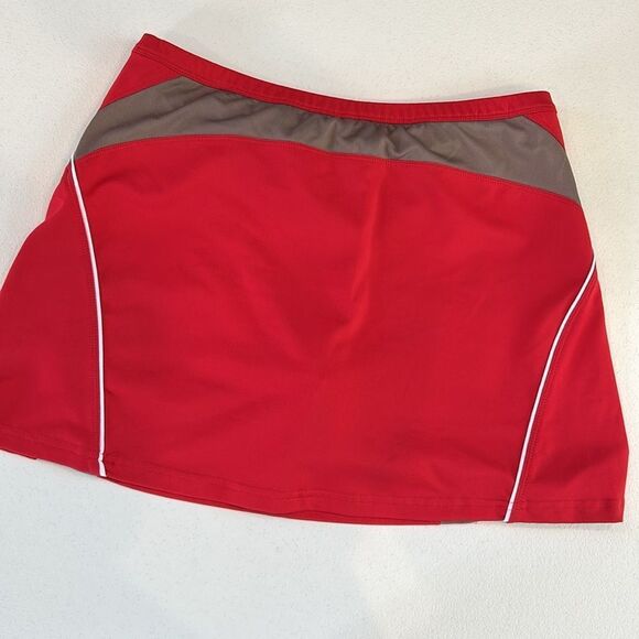 Bolle red Skort with gray and white accents size medium - Picture 2 of 8